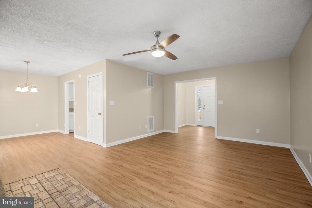 4 JONQUIL CT, FREDERICKSBURG, Virginia 22408, 3 Bedrooms Bedrooms, ,2 BathroomsBathrooms,Residential,4 JONQUIL CT,VASP2040086 MLS # VASP2040086