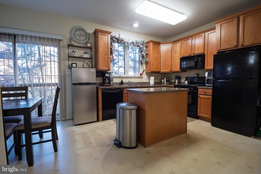 816 FAIRVIEW VILLAGE CT, CULPEPER, Virginia 22701, 3 Bedrooms Bedrooms, ,3 BathroomsBathrooms,Residential,FAIRVIEW VILLAGE,816 FAIRVIEW VILLAGE CT,VACU2012984 MLS # VACU2012984