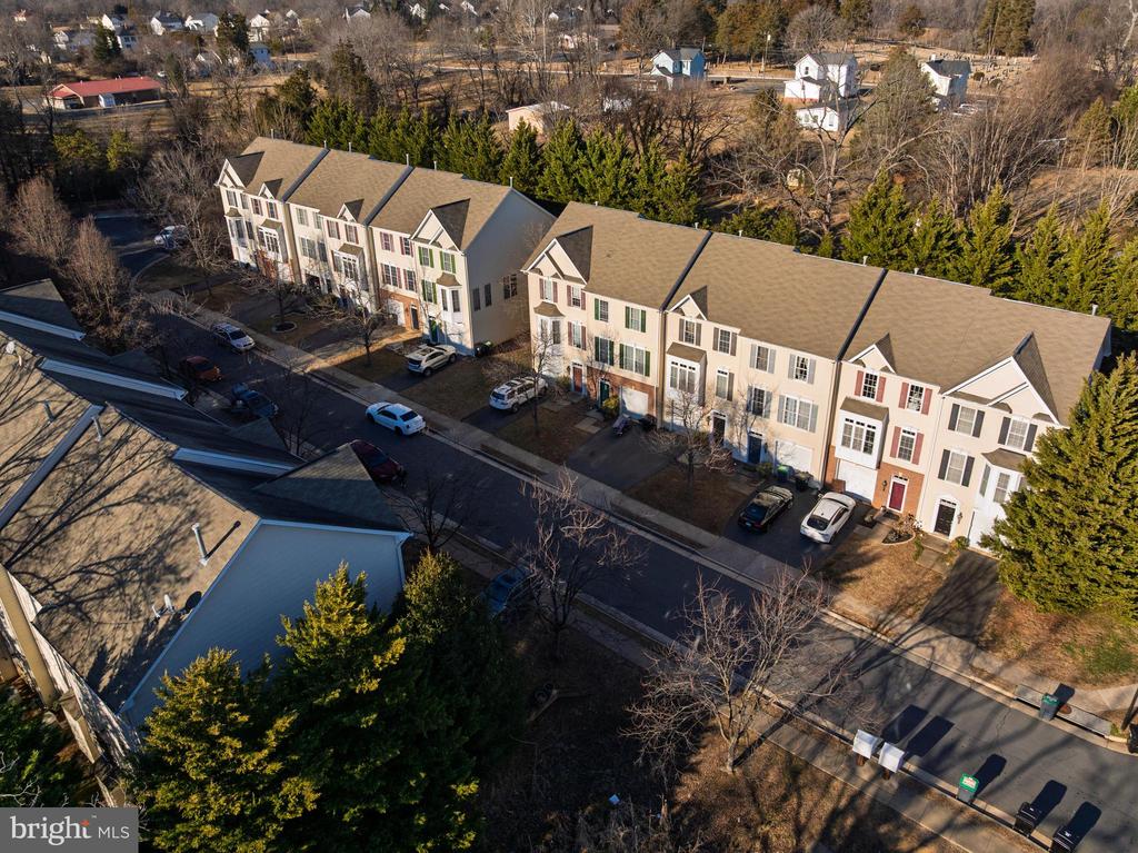 816 FAIRVIEW VILLAGE CT, CULPEPER, Virginia 22701, 3 Bedrooms Bedrooms, ,3 BathroomsBathrooms,Residential,FAIRVIEW VILLAGE,816 FAIRVIEW VILLAGE CT,VACU2012984 MLS # VACU2012984