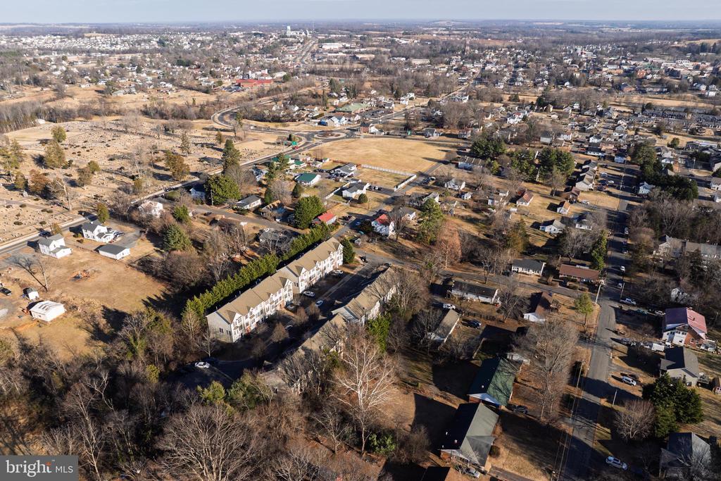 816 FAIRVIEW VILLAGE CT, CULPEPER, Virginia 22701, 3 Bedrooms Bedrooms, ,3 BathroomsBathrooms,Residential,FAIRVIEW VILLAGE,816 FAIRVIEW VILLAGE CT,VACU2012984 MLS # VACU2012984