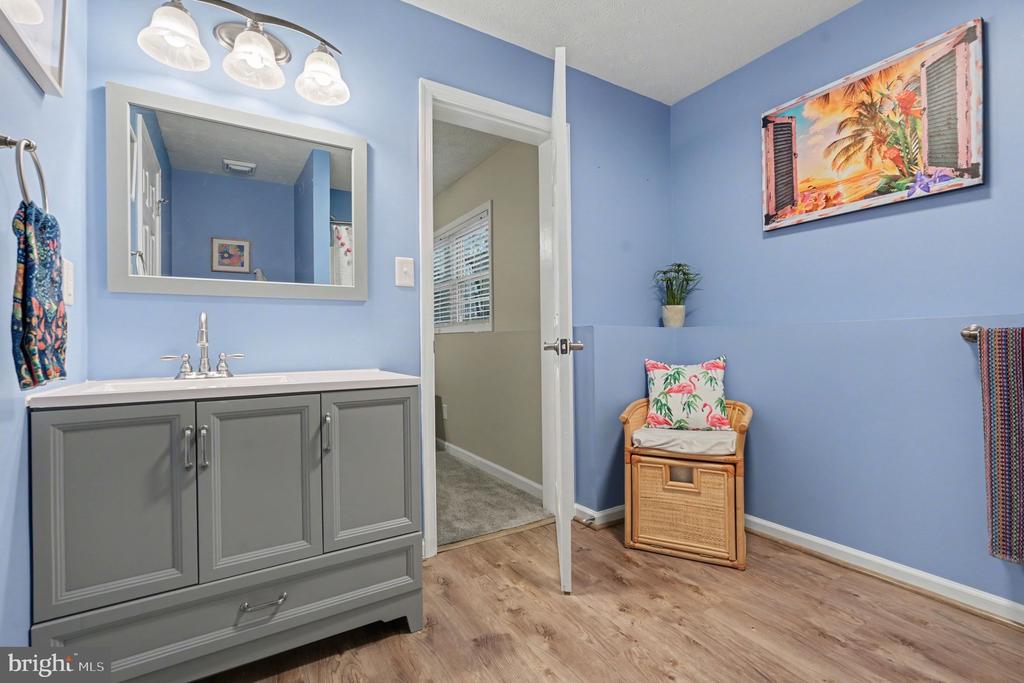 100 NUGGET DR, LOCUST GROVE, Virginia 22508, 5 Bedrooms Bedrooms, ,3 BathroomsBathrooms,Residential,100 NUGGET DR,VAOR2013596 MLS # VAOR2013596