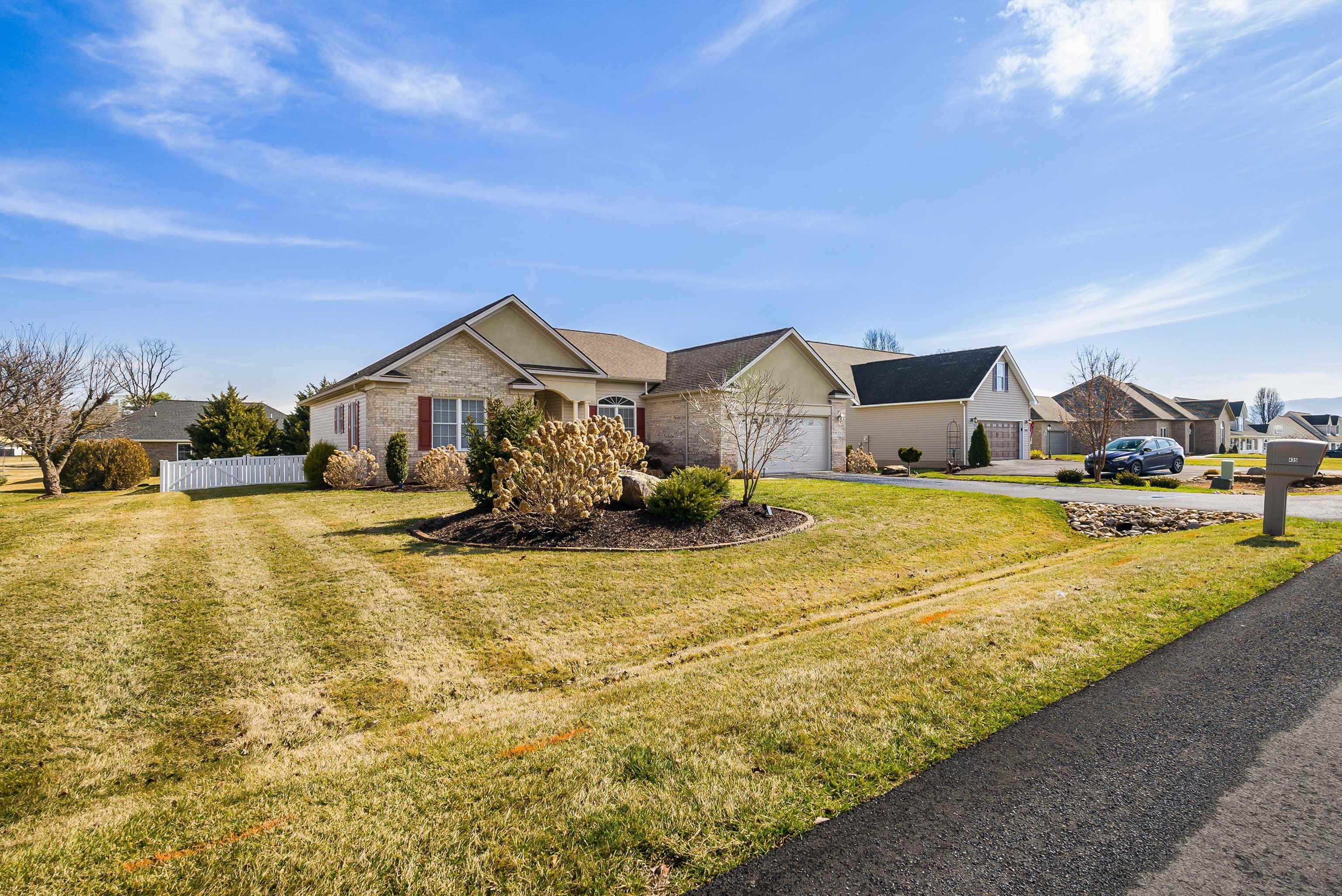 435 THREE LEAGUES RD, MCGAHEYSVILLE, Virginia 22840, 3 Bedrooms Bedrooms, ,2 BathroomsBathrooms,Residential,435 THREE LEAGUES RD,674052 MLS # 674052