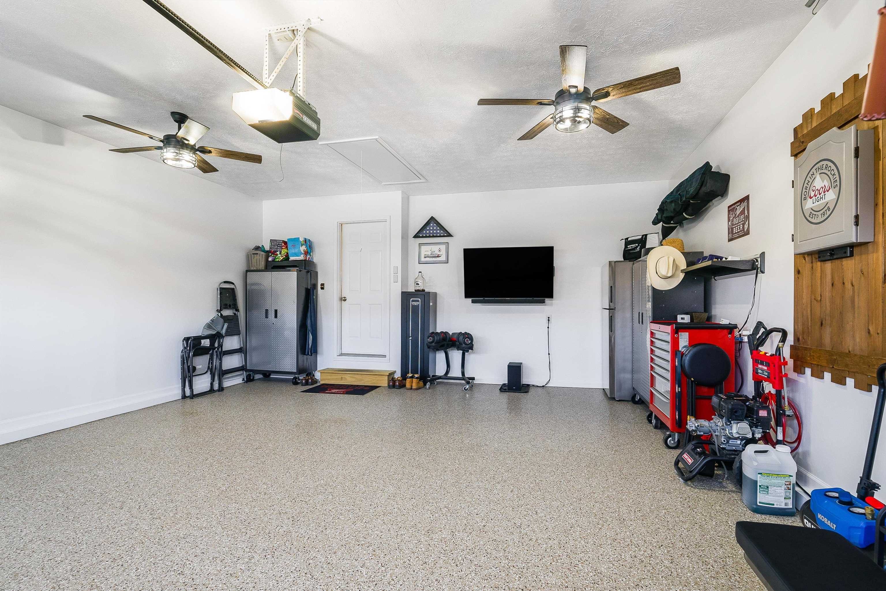 435 THREE LEAGUES RD, MCGAHEYSVILLE, Virginia 22840, 3 Bedrooms Bedrooms, ,2 BathroomsBathrooms,Residential,435 THREE LEAGUES RD,674052 MLS # 674052