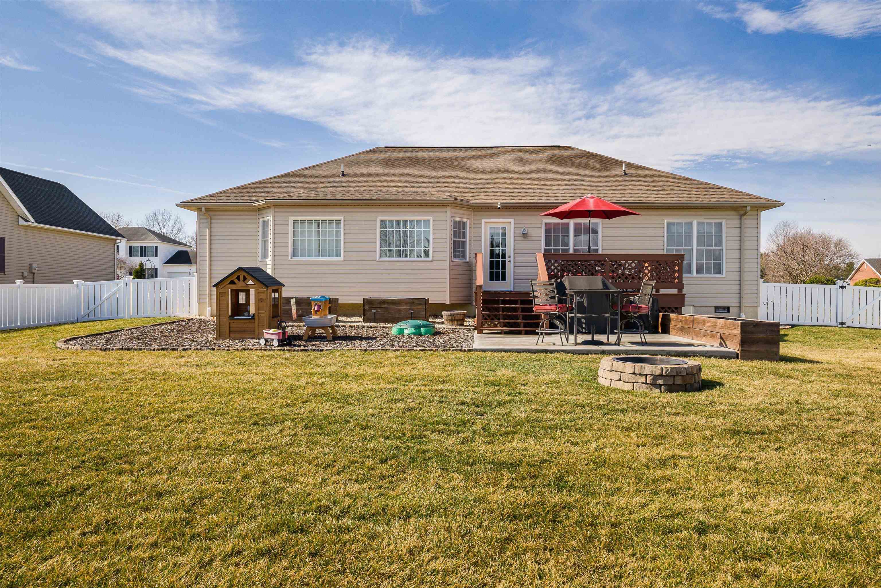 435 THREE LEAGUES RD, MCGAHEYSVILLE, Virginia 22840, 3 Bedrooms Bedrooms, ,2 BathroomsBathrooms,Residential,435 THREE LEAGUES RD,674052 MLS # 674052