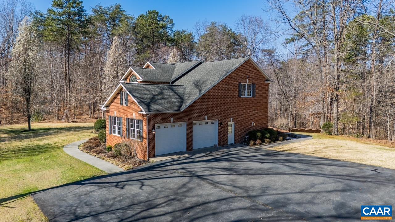 4605 BLUE RUN RD, SOMERSET, Virginia 22972, 4 Bedrooms Bedrooms, ,3 BathroomsBathrooms,Residential,Quintessential Brick Home in Somerset,4605 BLUE RUN RD,674344 MLS # 674344 4605 BLUE RUN RD, SOMERSET, Virginia 22972, 4 Bedrooms Bedrooms, ,3 BathroomsBathrooms,Residential,Quintessential Brick Home in Somerset,4605 BLUE RUN RD,674344 MLS # 674344