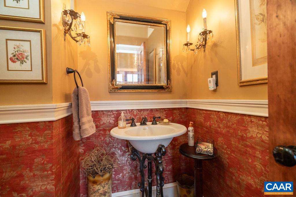 2004 SEVEN MEADOWS LN, APPOMATTOX, Virginia 24522, 3 Bedrooms Bedrooms, ,2 BathroomsBathrooms,Residential,Endwyke Hall,2004 SEVEN MEADOWS LN,674460 MLS # 674460