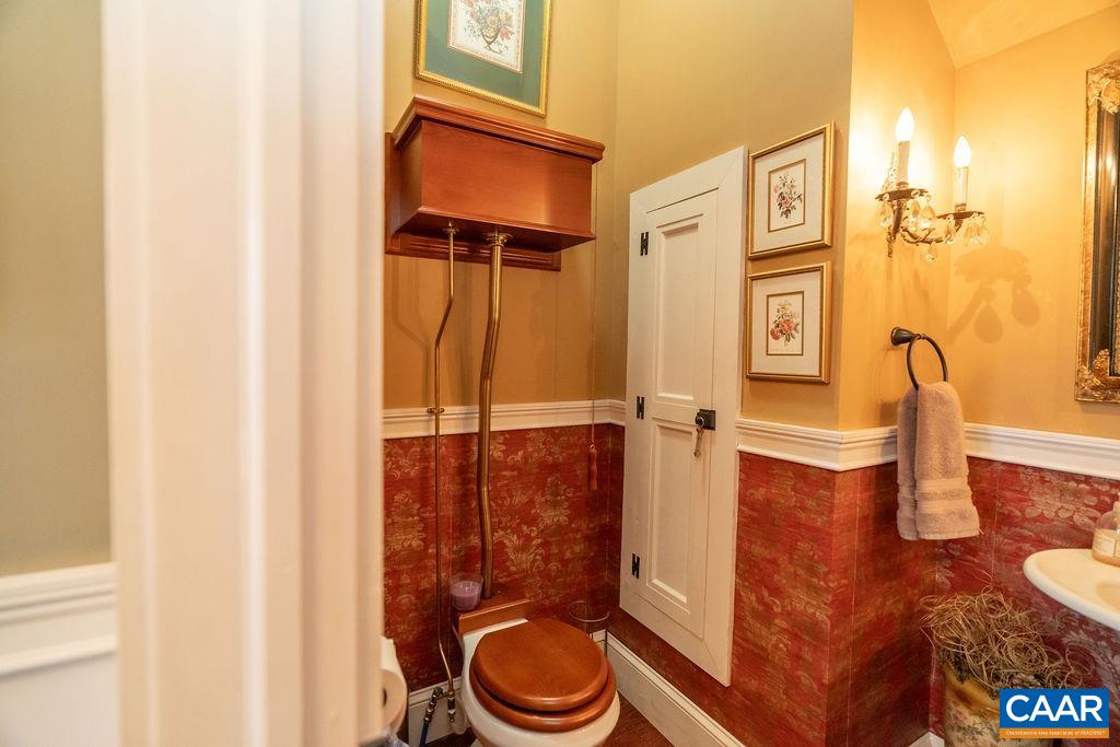 2004 SEVEN MEADOWS LN, APPOMATTOX, Virginia 24522, 3 Bedrooms Bedrooms, ,2 BathroomsBathrooms,Residential,Endwyke Hall,2004 SEVEN MEADOWS LN,674460 MLS # 674460