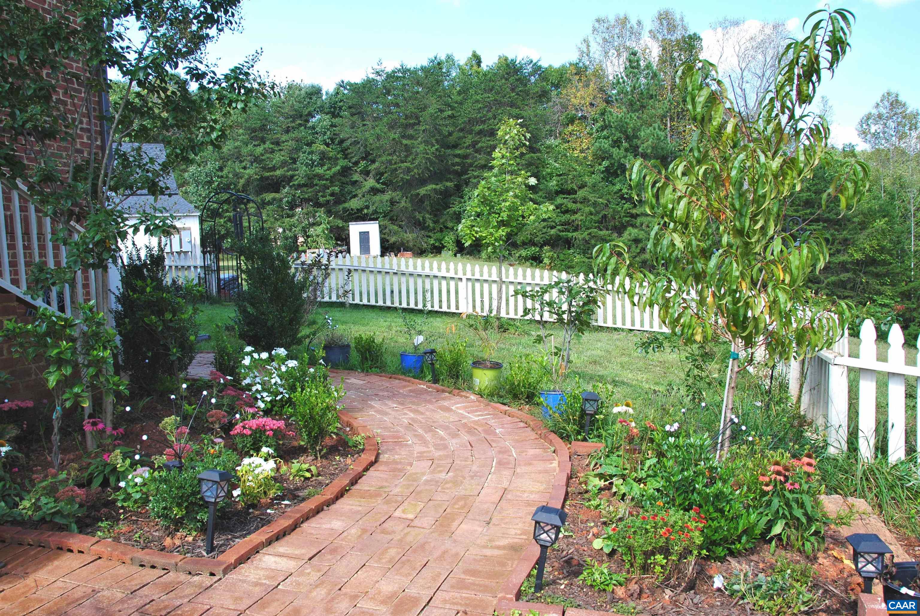 2004 SEVEN MEADOWS LN, APPOMATTOX, Virginia 24522, 3 Bedrooms Bedrooms, ,2 BathroomsBathrooms,Residential,Endwyke Hall,2004 SEVEN MEADOWS LN,674460 MLS # 674460