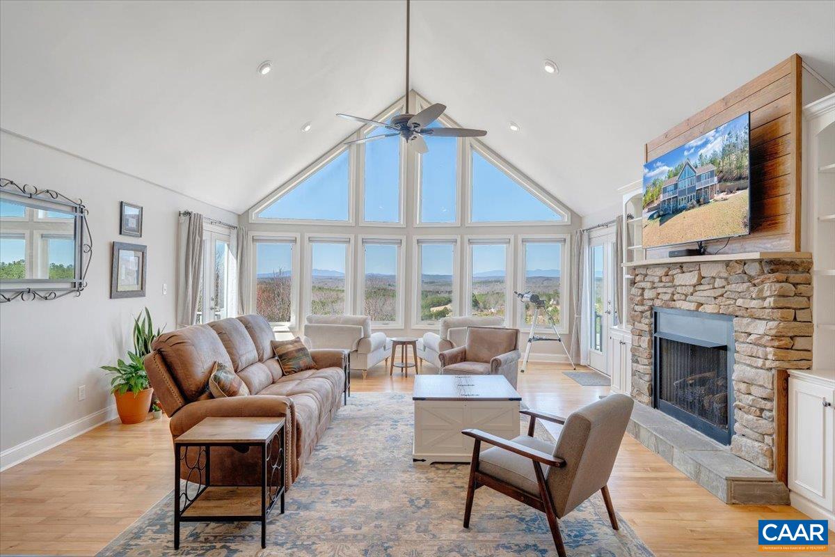 439 GARDNER FARM RD, APPOMATTOX, Virginia 24522, 4 Bedrooms Bedrooms, ,3 BathroomsBathrooms,Residential,439 GARDNER FARM RD,674465 MLS # 674465