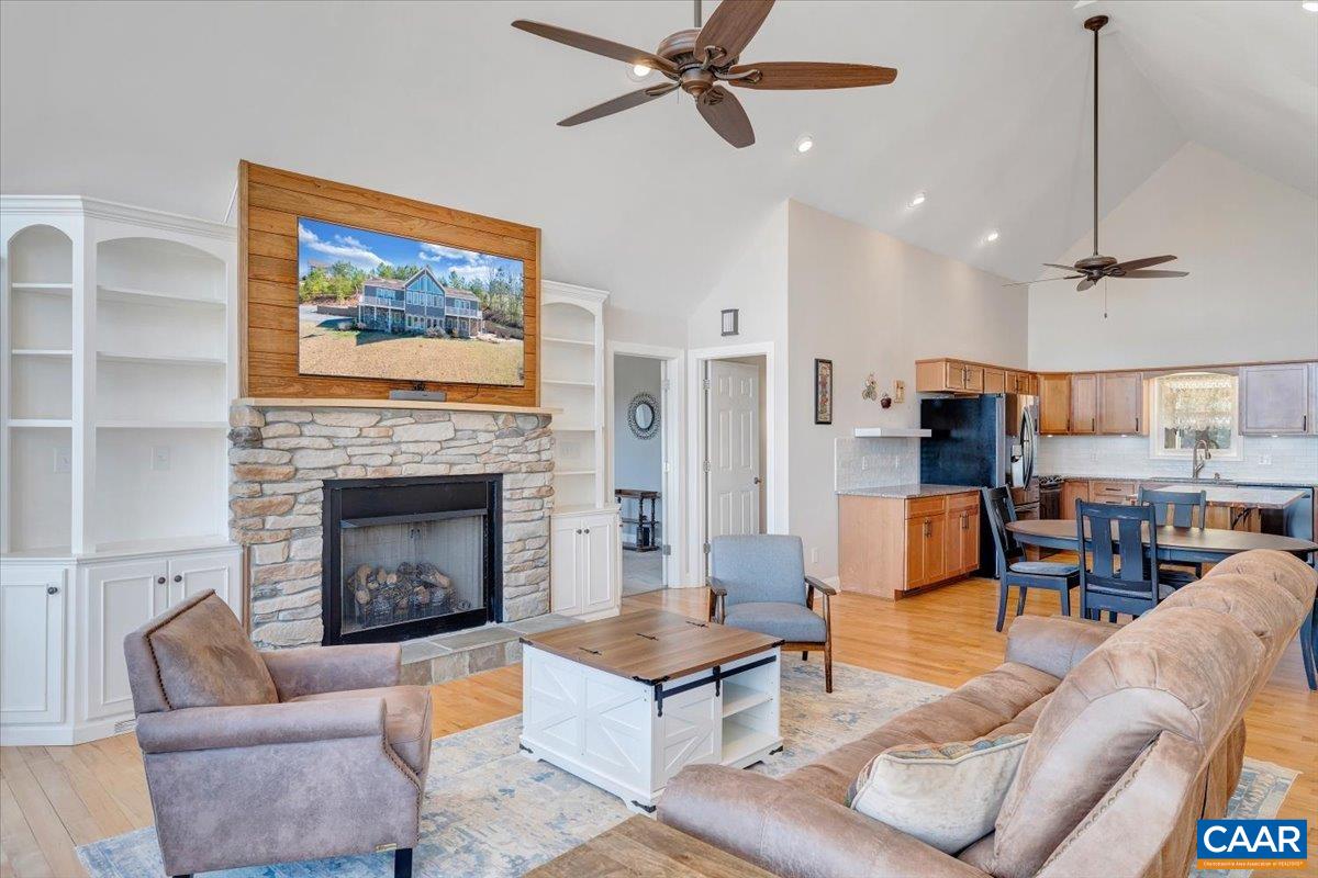 439 GARDNER FARM RD, APPOMATTOX, Virginia 24522, 4 Bedrooms Bedrooms, ,3 BathroomsBathrooms,Residential,439 GARDNER FARM RD,674465 MLS # 674465