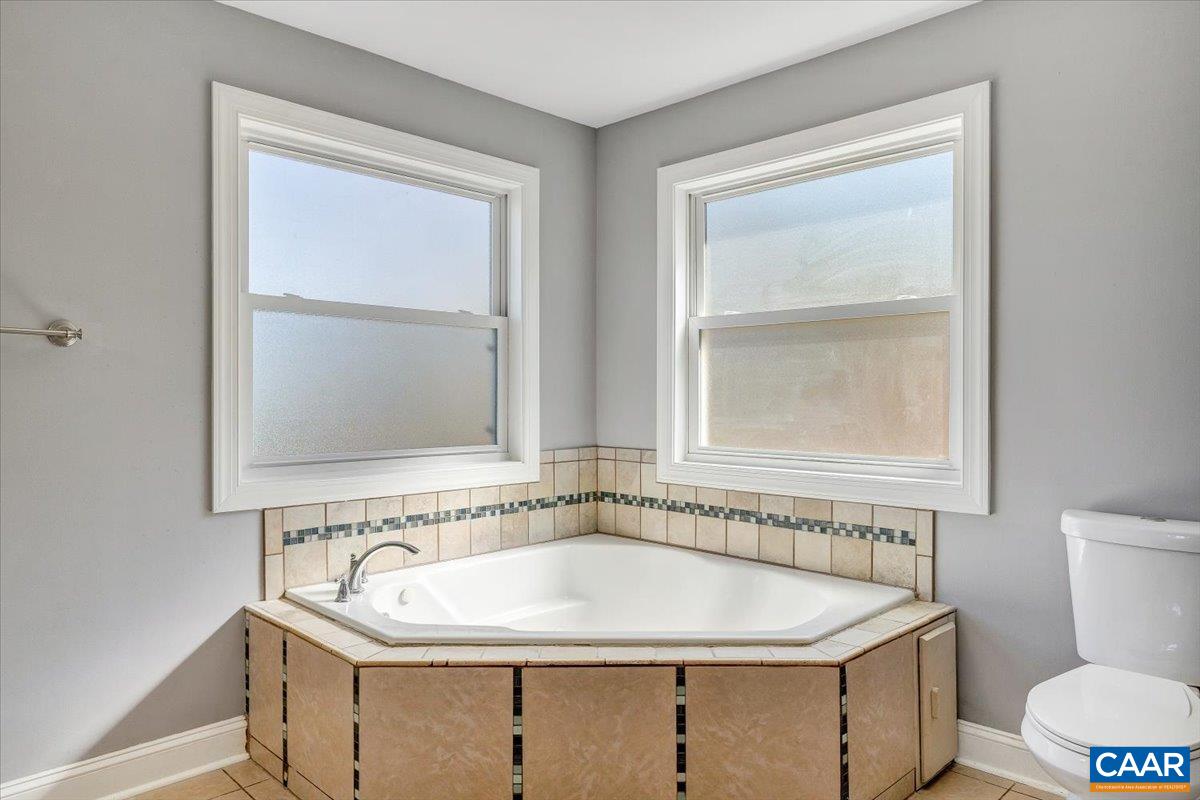 439 GARDNER FARM RD, APPOMATTOX, Virginia 24522, 4 Bedrooms Bedrooms, ,3 BathroomsBathrooms,Residential,439 GARDNER FARM RD,674465 MLS # 674465