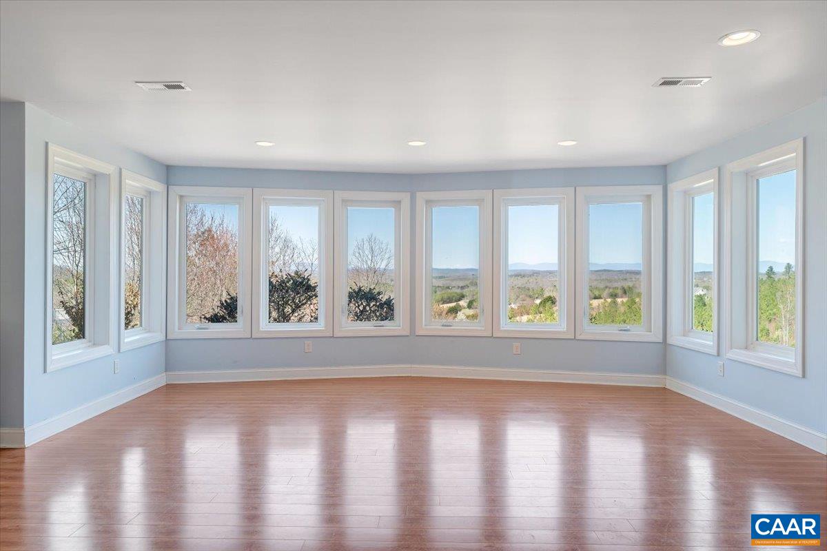 439 GARDNER FARM RD, APPOMATTOX, Virginia 24522, 4 Bedrooms Bedrooms, ,3 BathroomsBathrooms,Residential,439 GARDNER FARM RD,674465 MLS # 674465