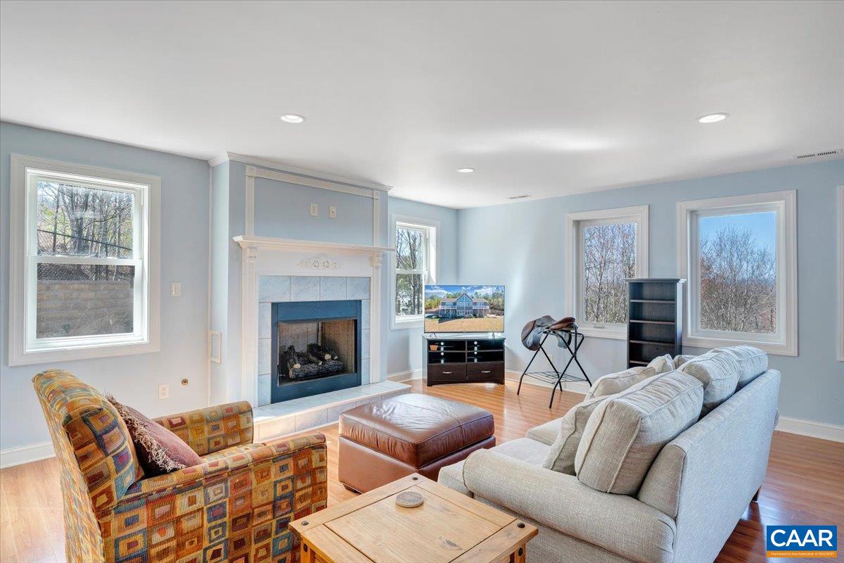 439 GARDNER FARM RD, APPOMATTOX, Virginia 24522, 4 Bedrooms Bedrooms, ,3 BathroomsBathrooms,Residential,439 GARDNER FARM RD,674465 MLS # 674465