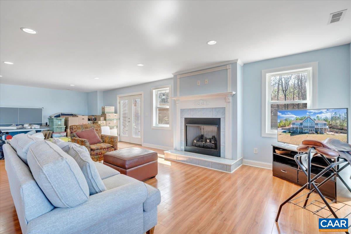 439 GARDNER FARM RD, APPOMATTOX, Virginia 24522, 4 Bedrooms Bedrooms, ,3 BathroomsBathrooms,Residential,439 GARDNER FARM RD,674465 MLS # 674465