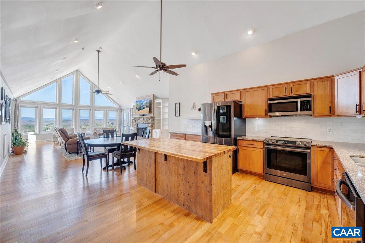 439 GARDNER FARM RD, APPOMATTOX, Virginia 24522, 4 Bedrooms Bedrooms, ,3 BathroomsBathrooms,Residential,439 GARDNER FARM RD,674465 MLS # 674465