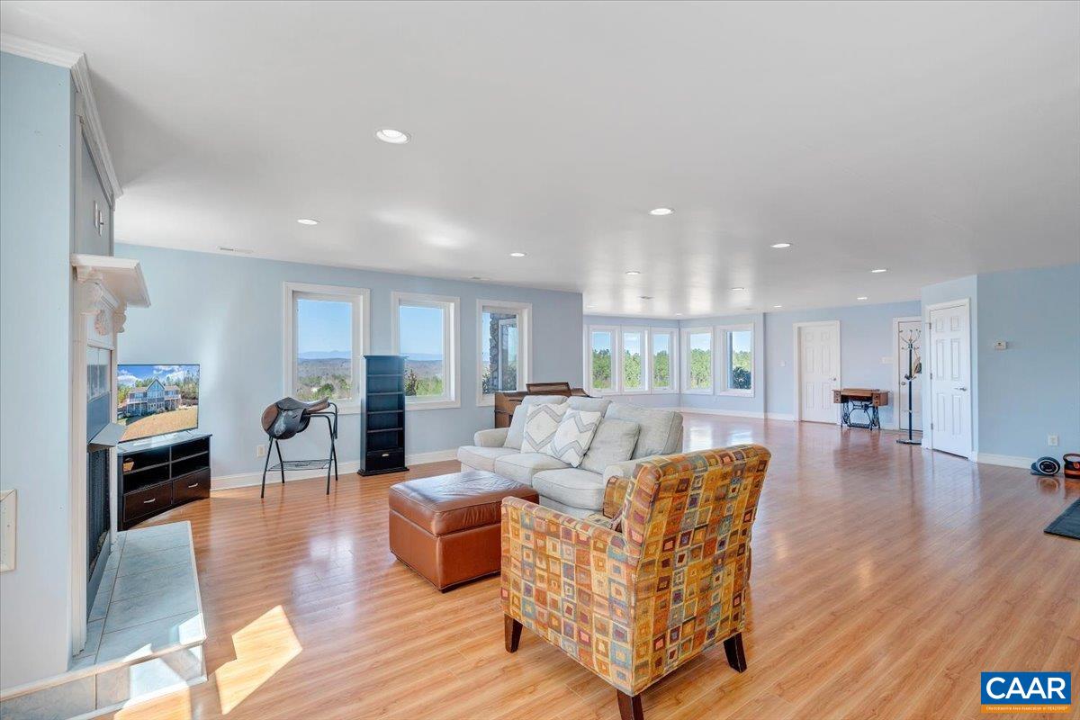 439 GARDNER FARM RD, APPOMATTOX, Virginia 24522, 4 Bedrooms Bedrooms, ,3 BathroomsBathrooms,Residential,439 GARDNER FARM RD,674465 MLS # 674465