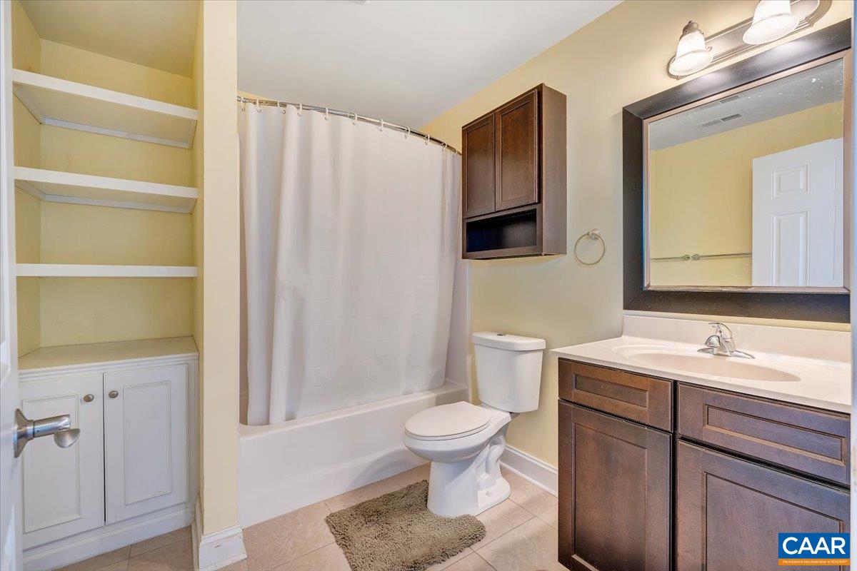 439 GARDNER FARM RD, APPOMATTOX, Virginia 24522, 4 Bedrooms Bedrooms, ,3 BathroomsBathrooms,Residential,439 GARDNER FARM RD,674465 MLS # 674465