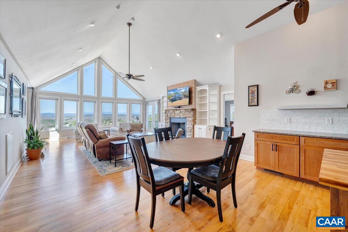 439 GARDNER FARM RD, APPOMATTOX, Virginia 24522, 4 Bedrooms Bedrooms, ,3 BathroomsBathrooms,Residential,439 GARDNER FARM RD,674465 MLS # 674465