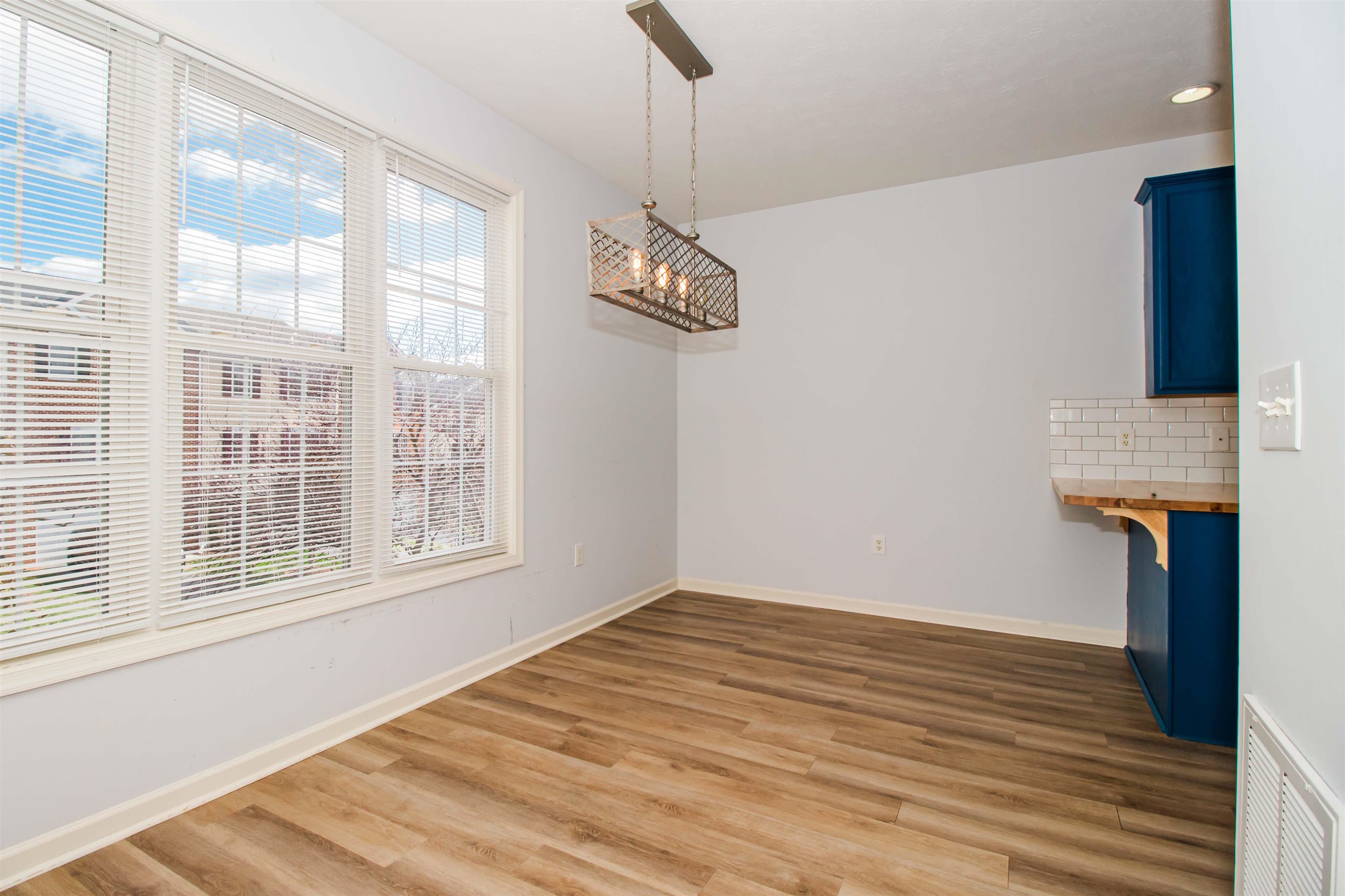 2960 CRYSTAL SPRING LN, ROCKINGHAM, Virginia 22802, 3 Bedrooms Bedrooms, ,2 BathroomsBathrooms,Residential,2960 CRYSTAL SPRING LN,674477 MLS # 674477