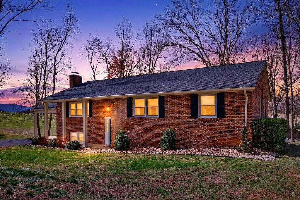 933 LADD RD, WAYNESBORO, Virginia 22980, 3 Bedrooms Bedrooms, ,2 BathroomsBathrooms,Residential,933 LADD RD,674484 MLS # 674484