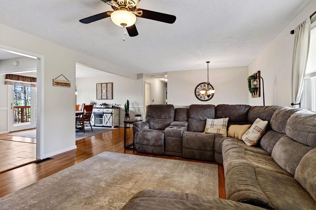 933 LADD RD, WAYNESBORO, Virginia 22980, 3 Bedrooms Bedrooms, ,2 BathroomsBathrooms,Residential,933 LADD RD,674484 MLS # 674484