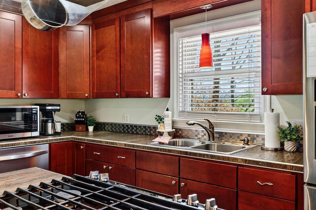 933 LADD RD, WAYNESBORO, Virginia 22980, 3 Bedrooms Bedrooms, ,2 BathroomsBathrooms,Residential,933 LADD RD,674484 MLS # 674484