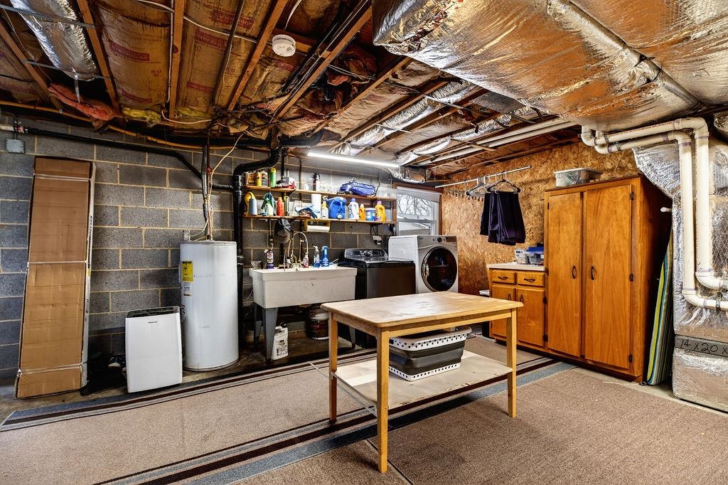 933 LADD RD, WAYNESBORO, Virginia 22980, 3 Bedrooms Bedrooms, ,2 BathroomsBathrooms,Residential,933 LADD RD,674484 MLS # 674484