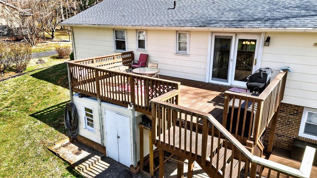 933 LADD RD, WAYNESBORO, Virginia 22980, 3 Bedrooms Bedrooms, ,2 BathroomsBathrooms,Residential,933 LADD RD,674484 MLS # 674484