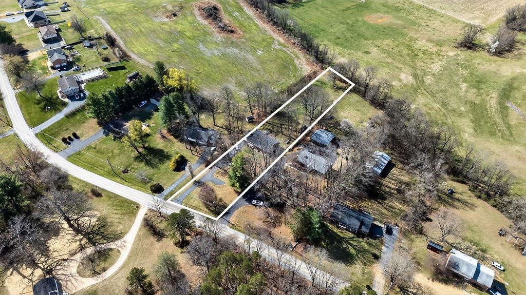 933 LADD RD, WAYNESBORO, Virginia 22980, 3 Bedrooms Bedrooms, ,2 BathroomsBathrooms,Residential,933 LADD RD,674484 MLS # 674484