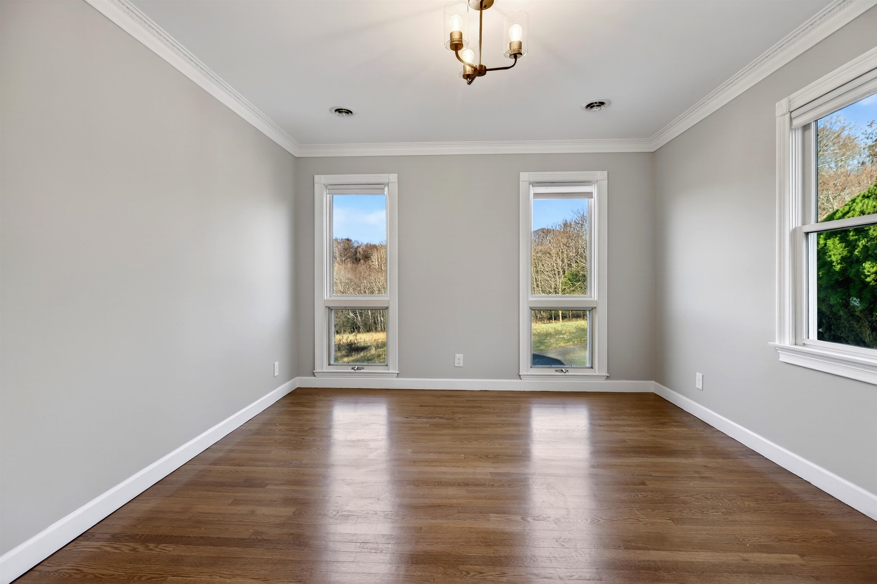 85 MEADOW CT, ROSELAND, Virginia 22967, 5 Bedrooms Bedrooms, ,3 BathroomsBathrooms,Residential,85 MEADOW CT,674485 MLS # 674485