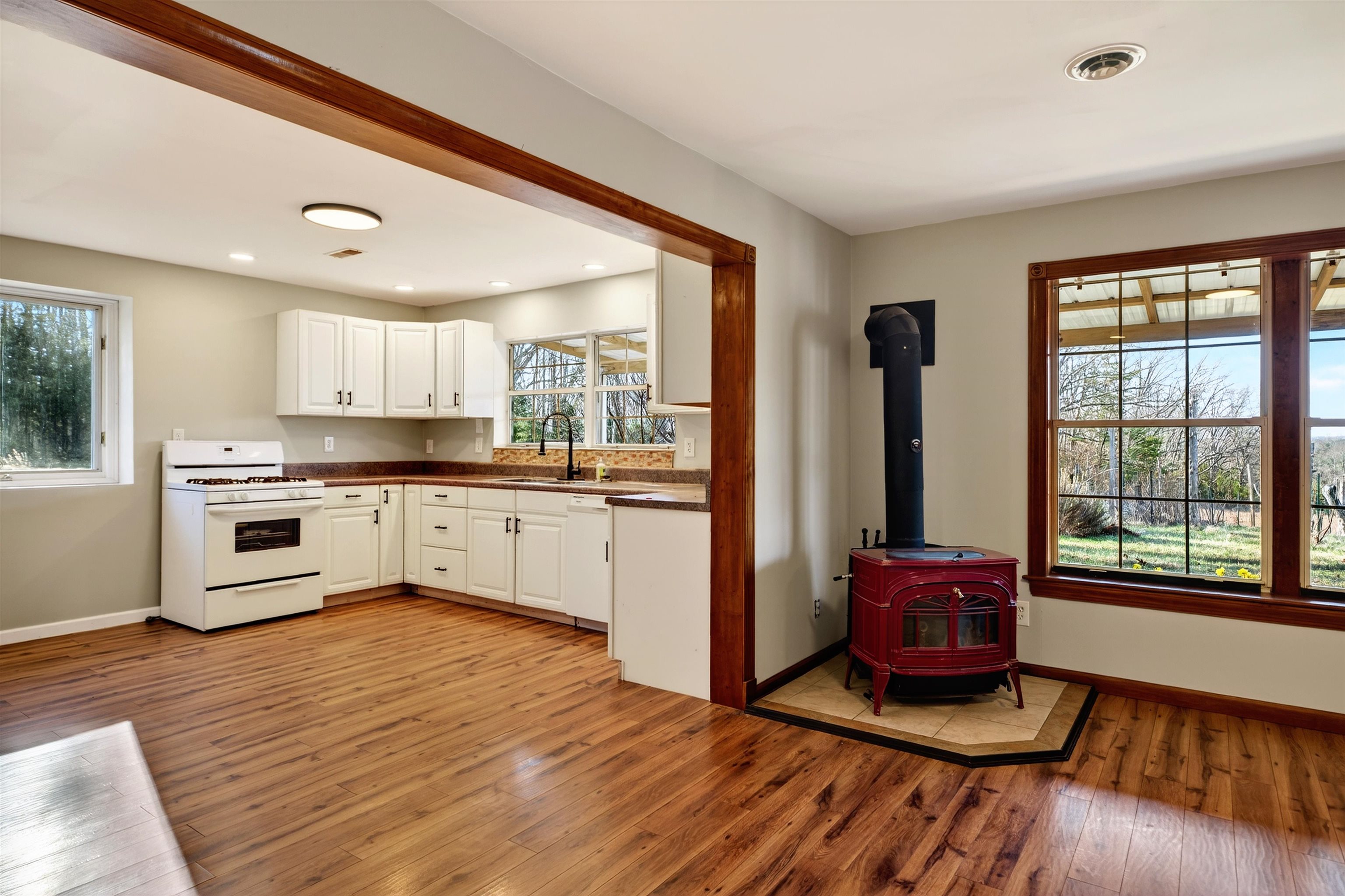 85 MEADOW CT, ROSELAND, Virginia 22967, 5 Bedrooms Bedrooms, ,3 BathroomsBathrooms,Residential,85 MEADOW CT,674485 MLS # 674485