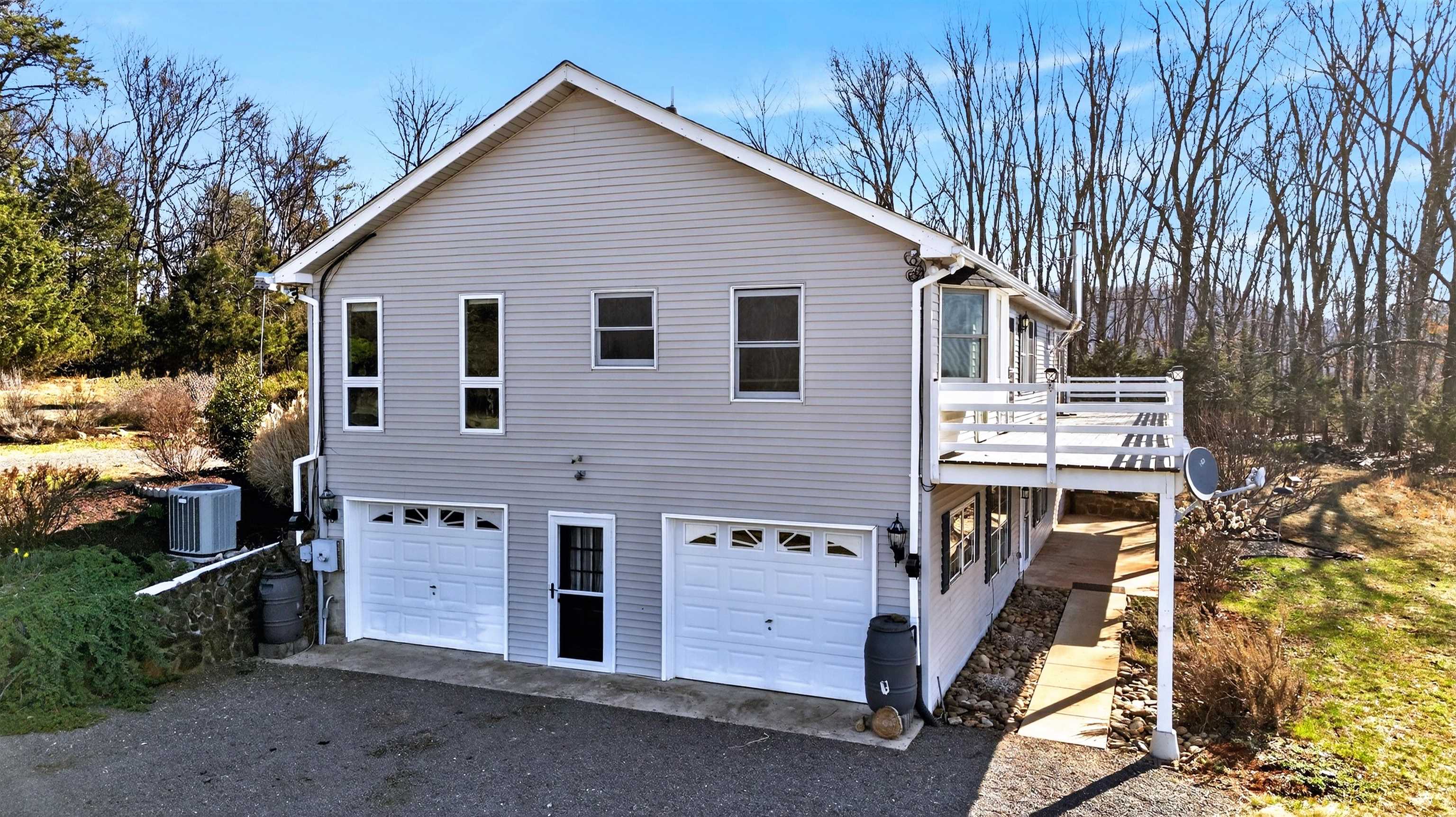 85 MEADOW CT, ROSELAND, Virginia 22967, 5 Bedrooms Bedrooms, ,3 BathroomsBathrooms,Residential,85 MEADOW CT,674485 MLS # 674485