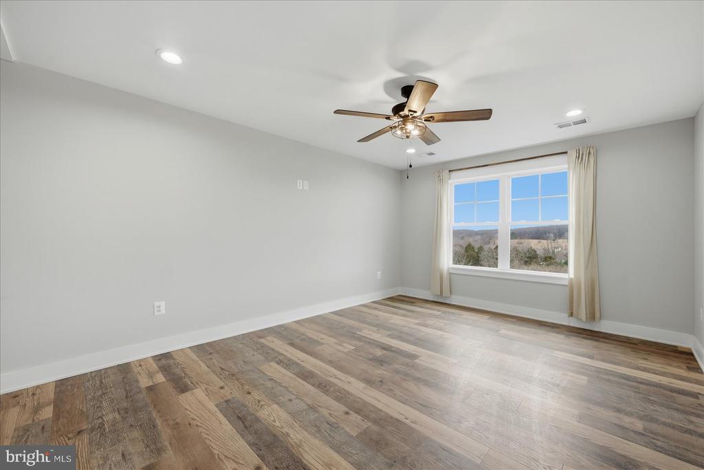 34 LISCARNE LN, AMISSVILLE, Virginia 20106, 5 Bedrooms Bedrooms, ,4 BathroomsBathrooms,Residential,34 LISCARNE LN,VARP2002512 MLS # VARP2002512