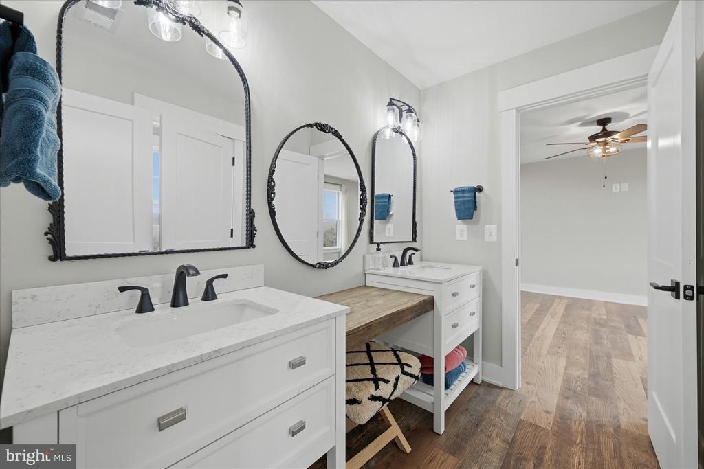 34 LISCARNE LN, AMISSVILLE, Virginia 20106, 5 Bedrooms Bedrooms, ,4 BathroomsBathrooms,Residential,34 LISCARNE LN,VARP2002512 MLS # VARP2002512