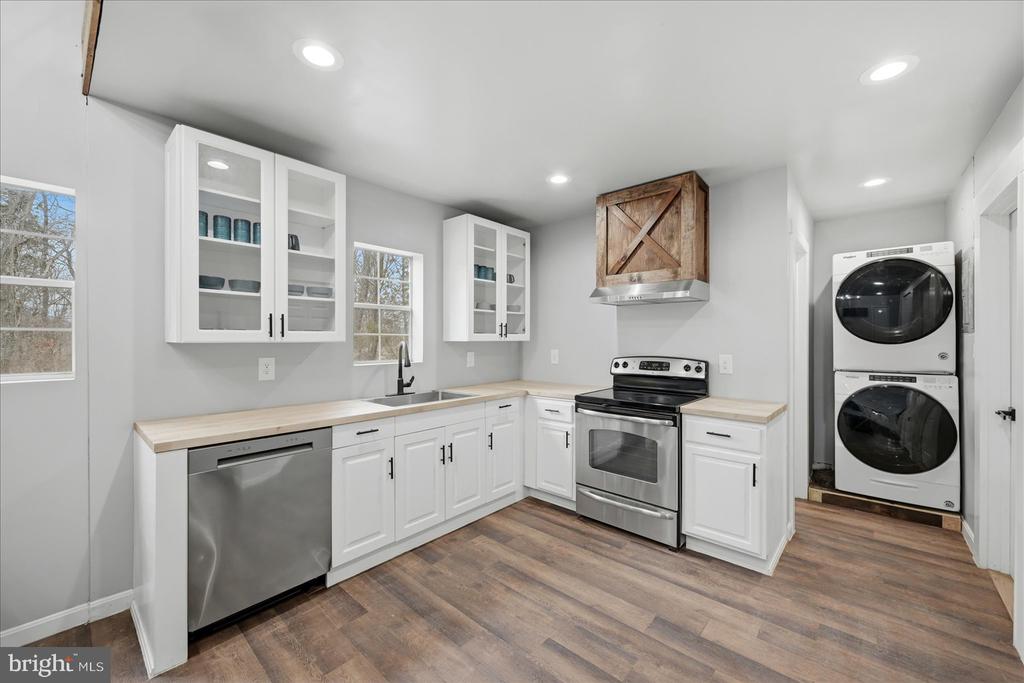 34 LISCARNE LN, AMISSVILLE, Virginia 20106, 5 Bedrooms Bedrooms, ,4 BathroomsBathrooms,Residential,34 LISCARNE LN,VARP2002512 MLS # VARP2002512