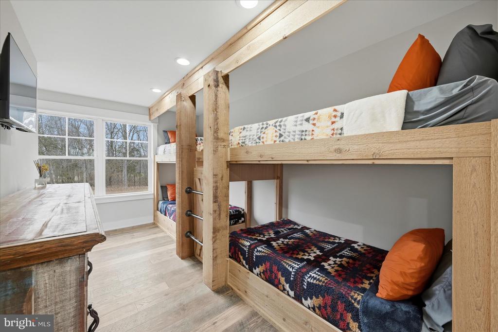 34 LISCARNE LN, AMISSVILLE, Virginia 20106, 5 Bedrooms Bedrooms, ,4 BathroomsBathrooms,Residential,34 LISCARNE LN,VARP2002512 MLS # VARP2002512