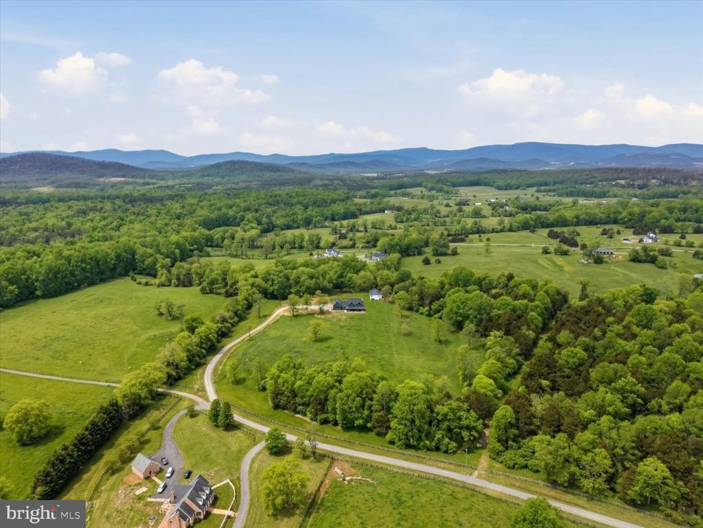 34 LISCARNE LN, AMISSVILLE, Virginia 20106, 5 Bedrooms Bedrooms, ,4 BathroomsBathrooms,Residential,34 LISCARNE LN,VARP2002512 MLS # VARP2002512