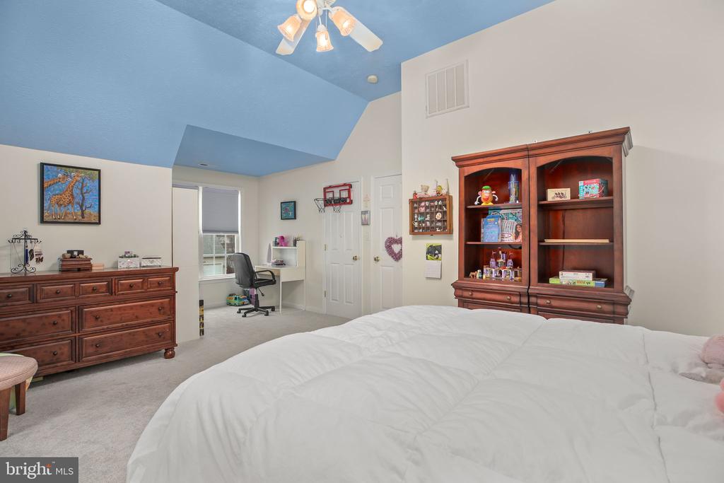 10215 NAPOLEON ST, FREDERICKSBURG, Virginia 22408, 4 Bedrooms Bedrooms, ,3 BathroomsBathrooms,Residential,10215 NAPOLEON ST,VASP2039988 MLS # VASP2039988