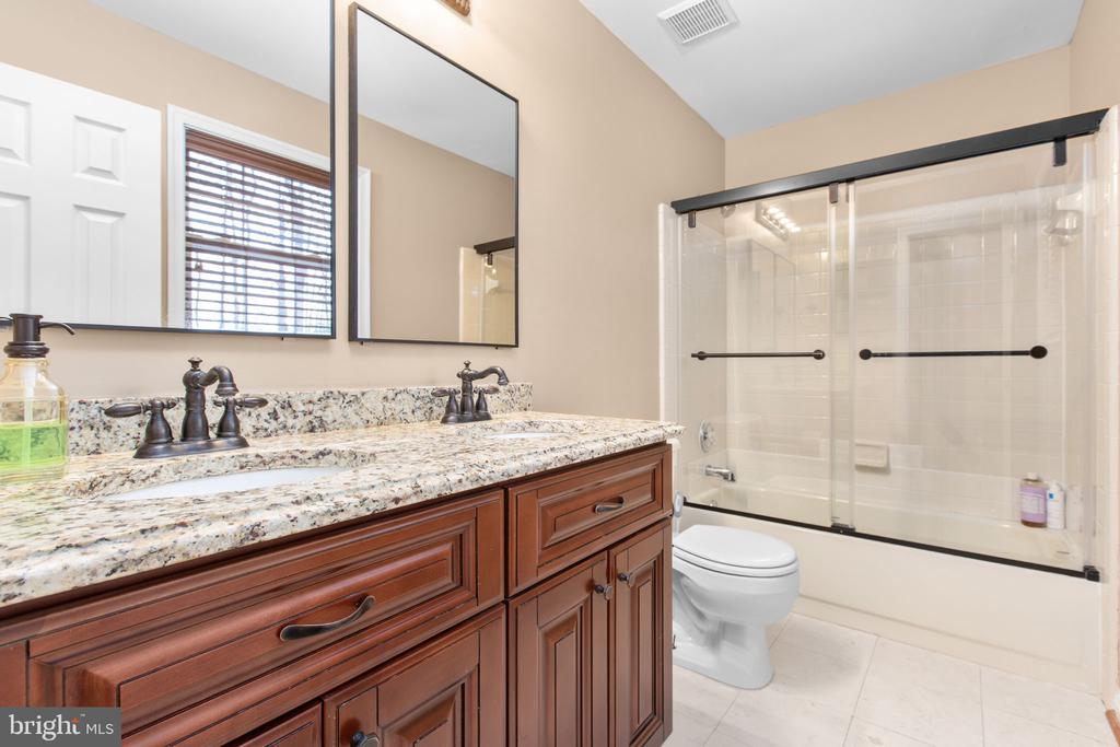 11109 SURRY WOODS CT, FREDERICKSBURG, Virginia 22407, 4 Bedrooms Bedrooms, ,4 BathroomsBathrooms,Residential,11109 SURRY WOODS CT,VASP2040076 MLS # VASP2040076