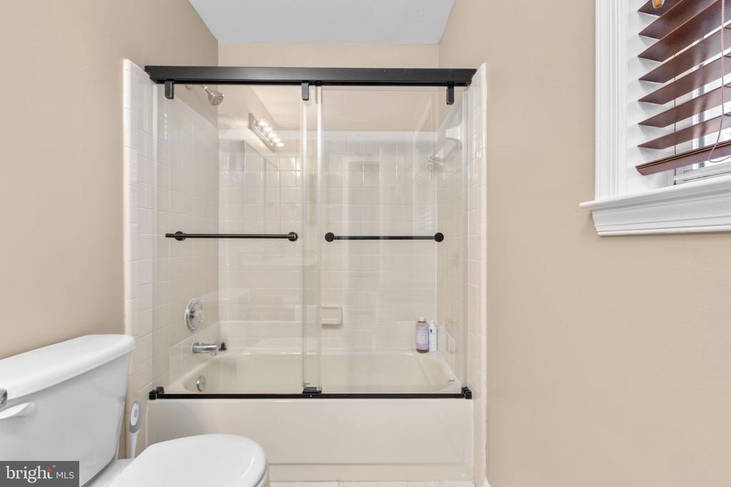 11109 SURRY WOODS CT, FREDERICKSBURG, Virginia 22407, 4 Bedrooms Bedrooms, ,4 BathroomsBathrooms,Residential,11109 SURRY WOODS CT,VASP2040076 MLS # VASP2040076