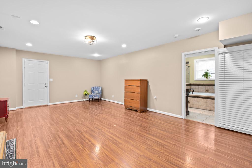 11109 SURRY WOODS CT, FREDERICKSBURG, Virginia 22407, 4 Bedrooms Bedrooms, ,4 BathroomsBathrooms,Residential,11109 SURRY WOODS CT,VASP2040076 MLS # VASP2040076