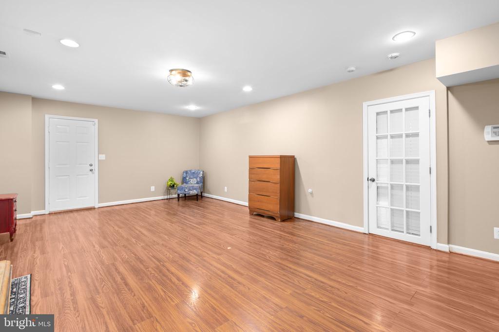 11109 SURRY WOODS CT, FREDERICKSBURG, Virginia 22407, 4 Bedrooms Bedrooms, ,4 BathroomsBathrooms,Residential,11109 SURRY WOODS CT,VASP2040076 MLS # VASP2040076