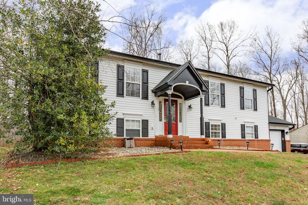 11109 SURRY WOODS CT, FREDERICKSBURG, Virginia 22407, 4 Bedrooms Bedrooms, ,4 BathroomsBathrooms,Residential,11109 SURRY WOODS CT,VASP2040076 MLS # VASP2040076