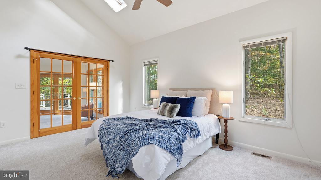 8805 PEPPERIDGE DR, SPOTSYLVANIA, Virginia 22553, 3 Bedrooms Bedrooms, ,2 BathroomsBathrooms,Residential,8805 PEPPERIDGE DR,VASP2040114 MLS # VASP2040114