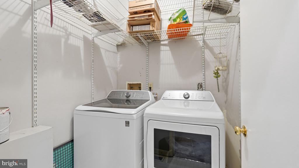 8805 PEPPERIDGE DR, SPOTSYLVANIA, Virginia 22553, 3 Bedrooms Bedrooms, ,2 BathroomsBathrooms,Residential,8805 PEPPERIDGE DR,VASP2040114 MLS # VASP2040114