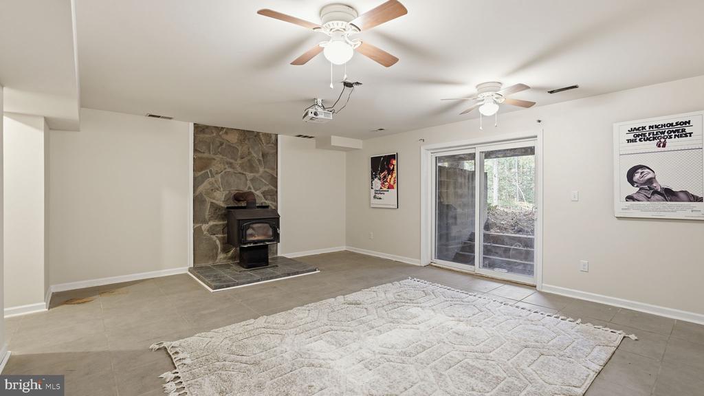 8805 PEPPERIDGE DR, SPOTSYLVANIA, Virginia 22553, 3 Bedrooms Bedrooms, ,2 BathroomsBathrooms,Residential,8805 PEPPERIDGE DR,VASP2040114 MLS # VASP2040114