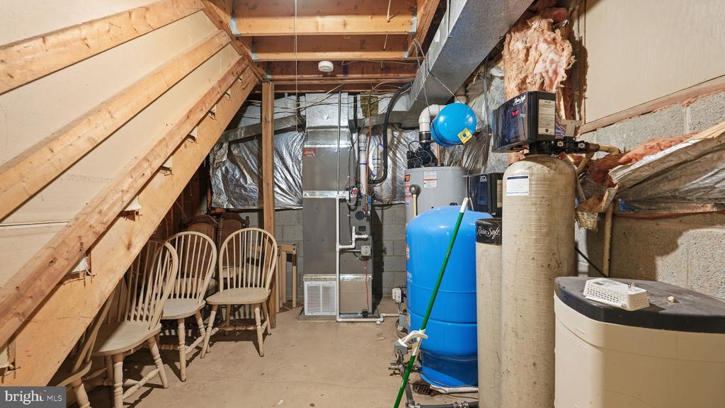 8805 PEPPERIDGE DR, SPOTSYLVANIA, Virginia 22553, 3 Bedrooms Bedrooms, ,2 BathroomsBathrooms,Residential,8805 PEPPERIDGE DR,VASP2040114 MLS # VASP2040114