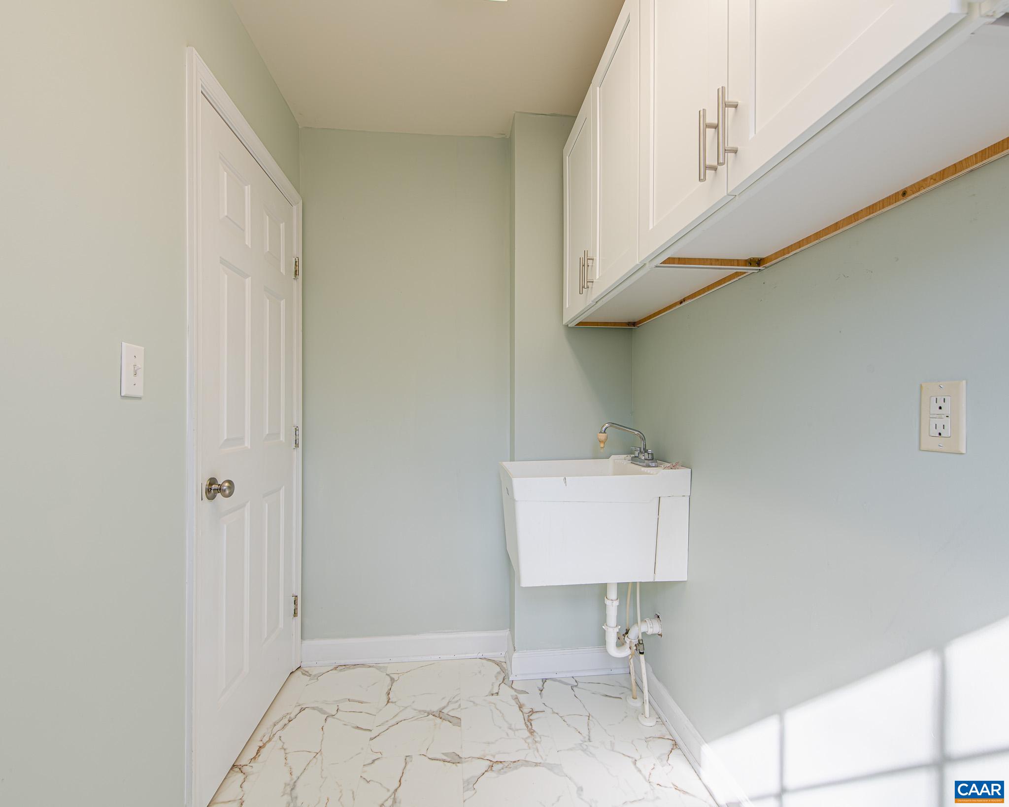 9 AMETHYST RD, PALMYRA, Virginia 22963, 4 Bedrooms Bedrooms, ,3 BathroomsBathrooms,Residential,Renovated Lake Home,9 AMETHYST RD,673898 MLS # 673898