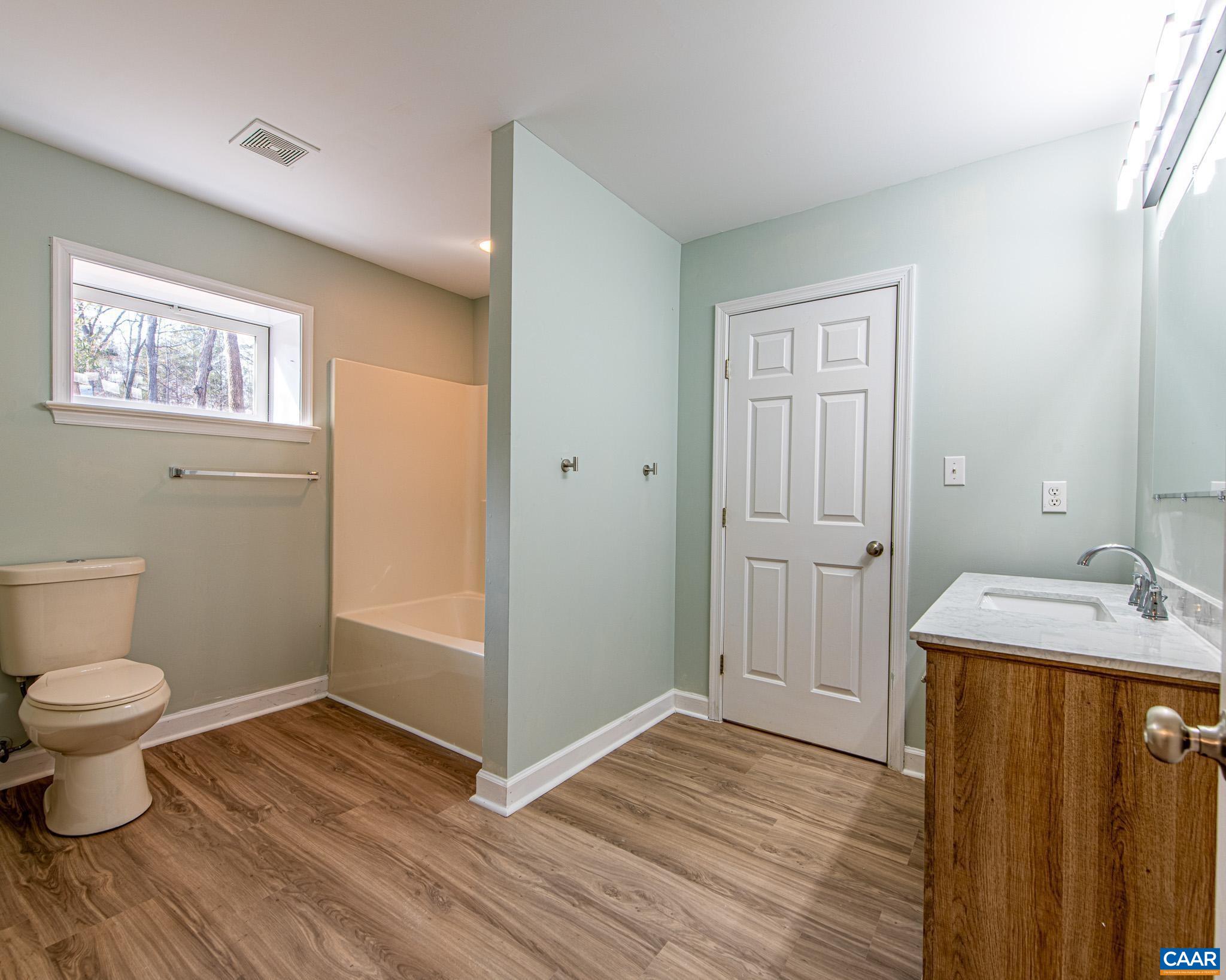 9 AMETHYST RD, PALMYRA, Virginia 22963, 4 Bedrooms Bedrooms, ,3 BathroomsBathrooms,Residential,Renovated Lake Home,9 AMETHYST RD,673898 MLS # 673898