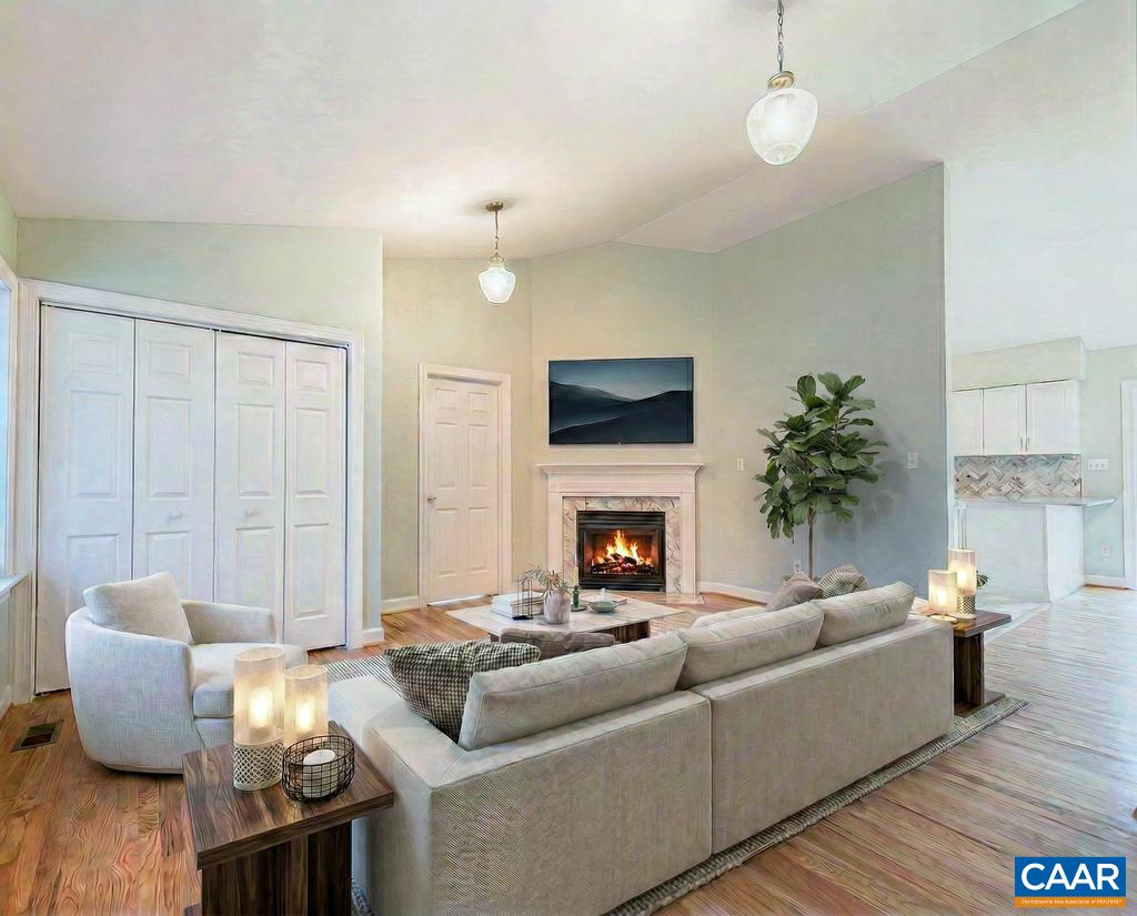 9 AMETHYST RD, PALMYRA, Virginia 22963, 4 Bedrooms Bedrooms, ,3 BathroomsBathrooms,Residential,Renovated Lake Home,9 AMETHYST RD,673898 MLS # 673898